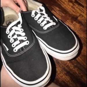 Vans tie shoes